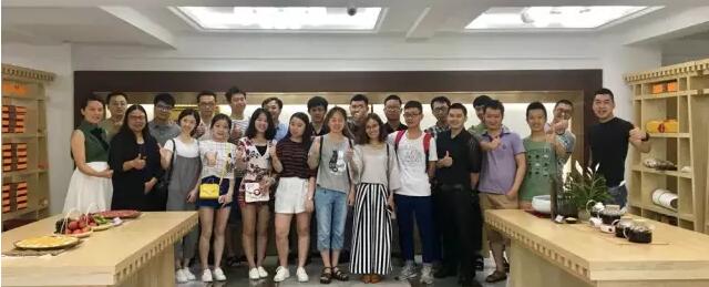 蜜桃成人AV一区二区三区優秀設計師的傳統藝術生活美學體驗之旅